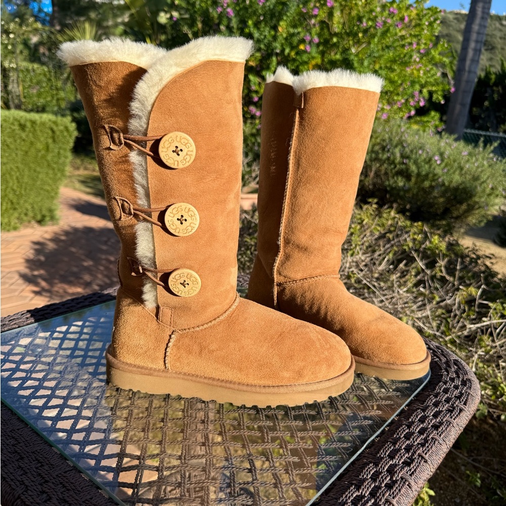 UGG Tan Boots with Cream Fur Trim